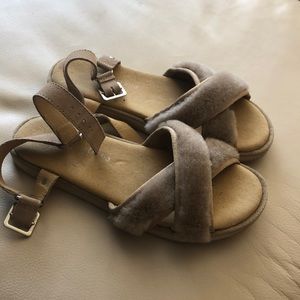 FUZZY EMU AUSTRALIA SANDALS